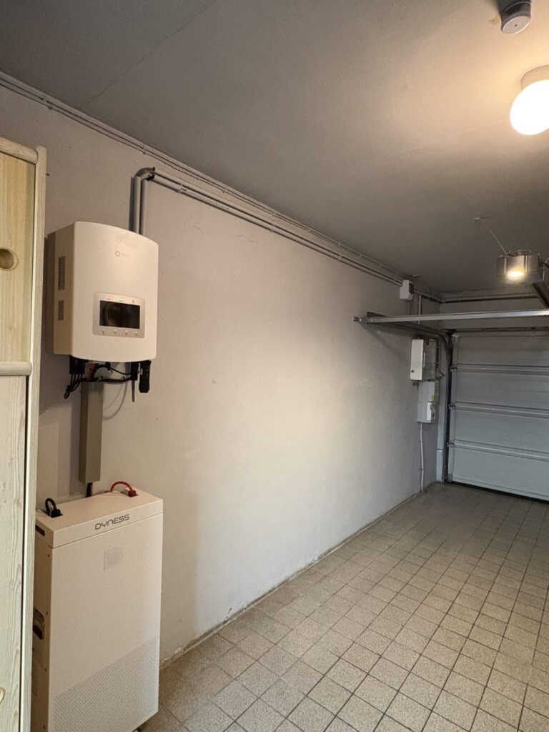 Thuisbatterij en hybride omvormer in Zandhoven – foto 2