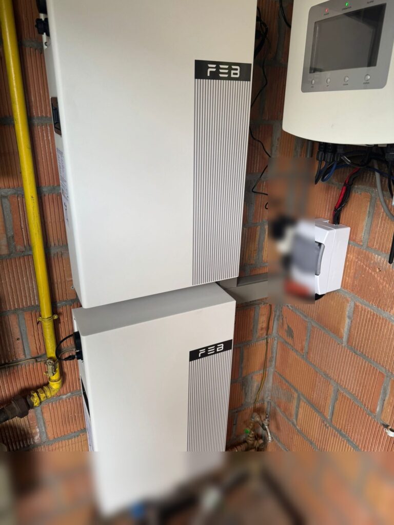 Nieuwe omvormer en thuisbatterij van 10,24 kWh in Oostkamp