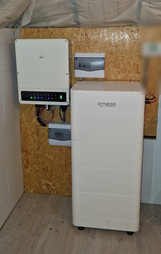 Nieuwe omvormer en thuisbatterij van 14,21 kWh in Oudenaarde