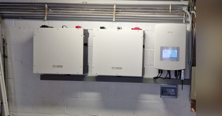 Nieuwe omvormer en thuisbatterij van 10,24 kWh in Oudsbergen