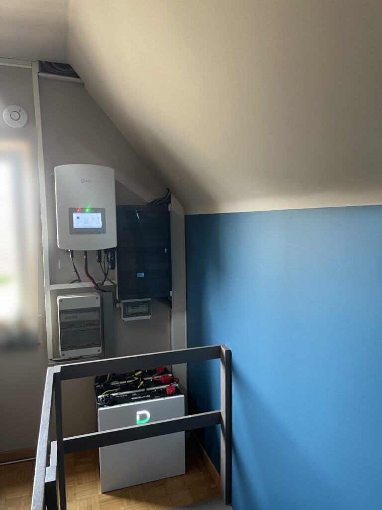 Thuisbatterij van 15,36 kWh met nieuwe omvormer in Peer