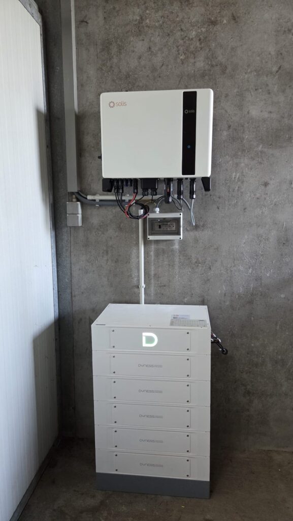 Thuisbatterij van 25,6 kWh met nieuwe omvormer in Ranst