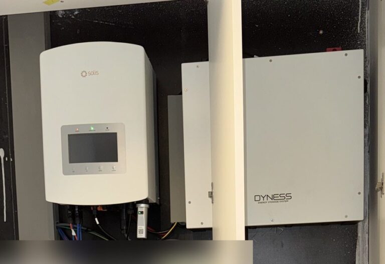 Nieuwe omvormer en thuisbatterij van 5,12 kWh in Ravels