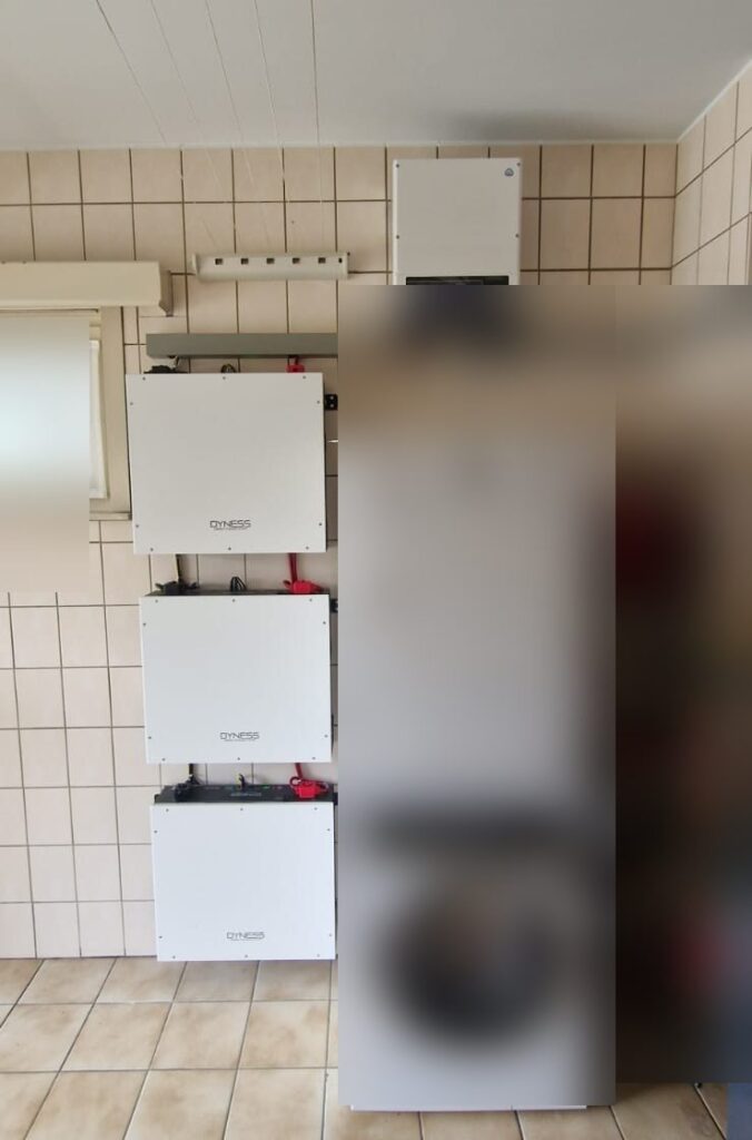 AC-gekoppelde thuisbatterij van 15,36 kWh in Ravels