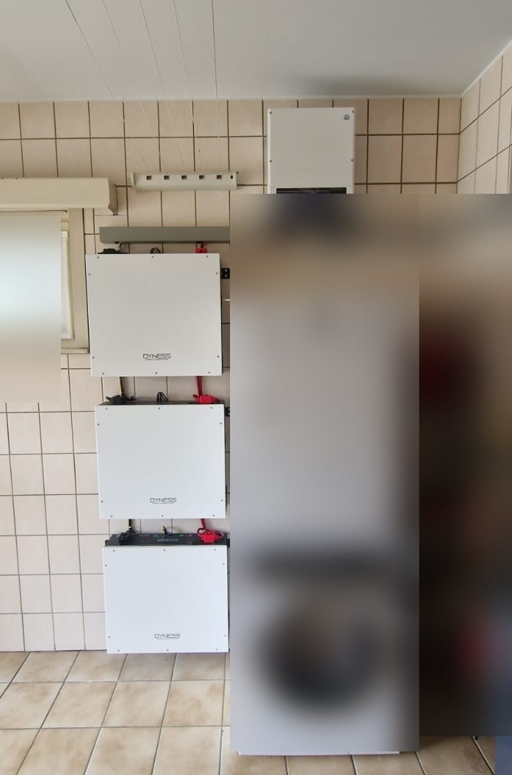 AC-gekoppelde thuisbatterij van 15,36 kWh in Ravels