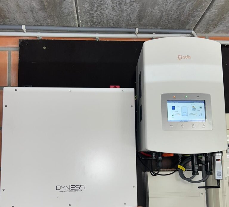 Nieuwe omvormer en thuisbatterij van 10,24 kWh in Riemst