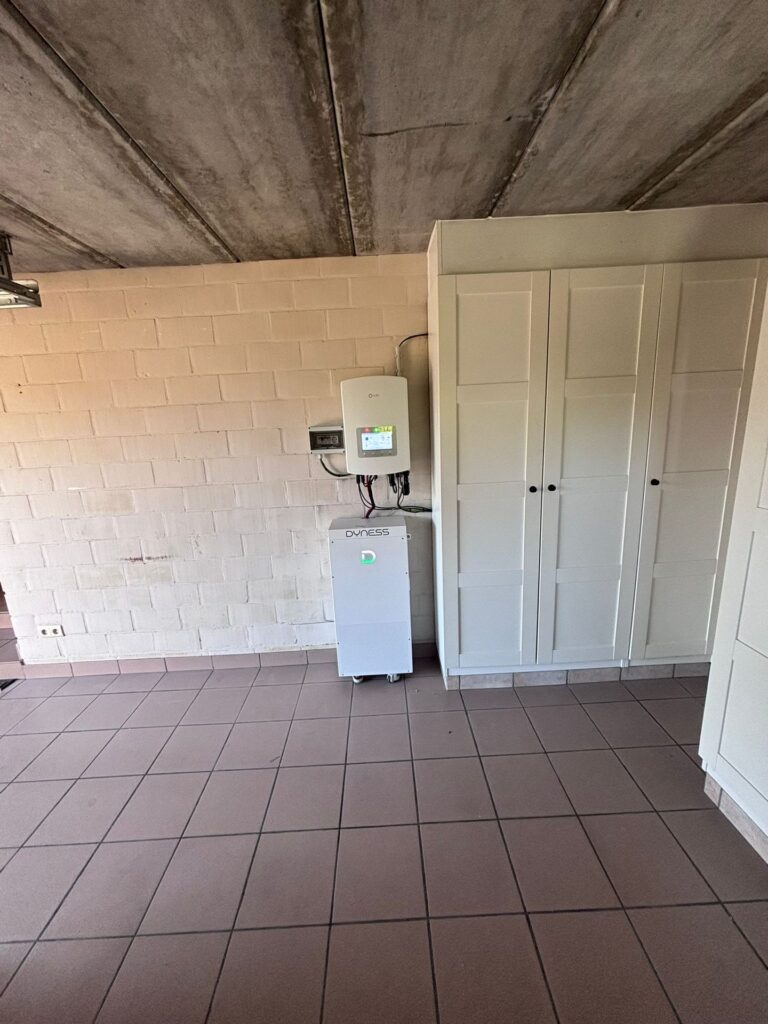 Thuisbatterij van 14,3 kWh bij zonnepanelen van 3,6 kWp in Rijkevorsel
