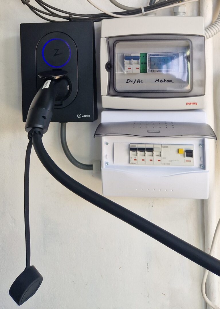Thuisbatterij van 25,6 kWh en laadpaal in Roeselare – foto 2