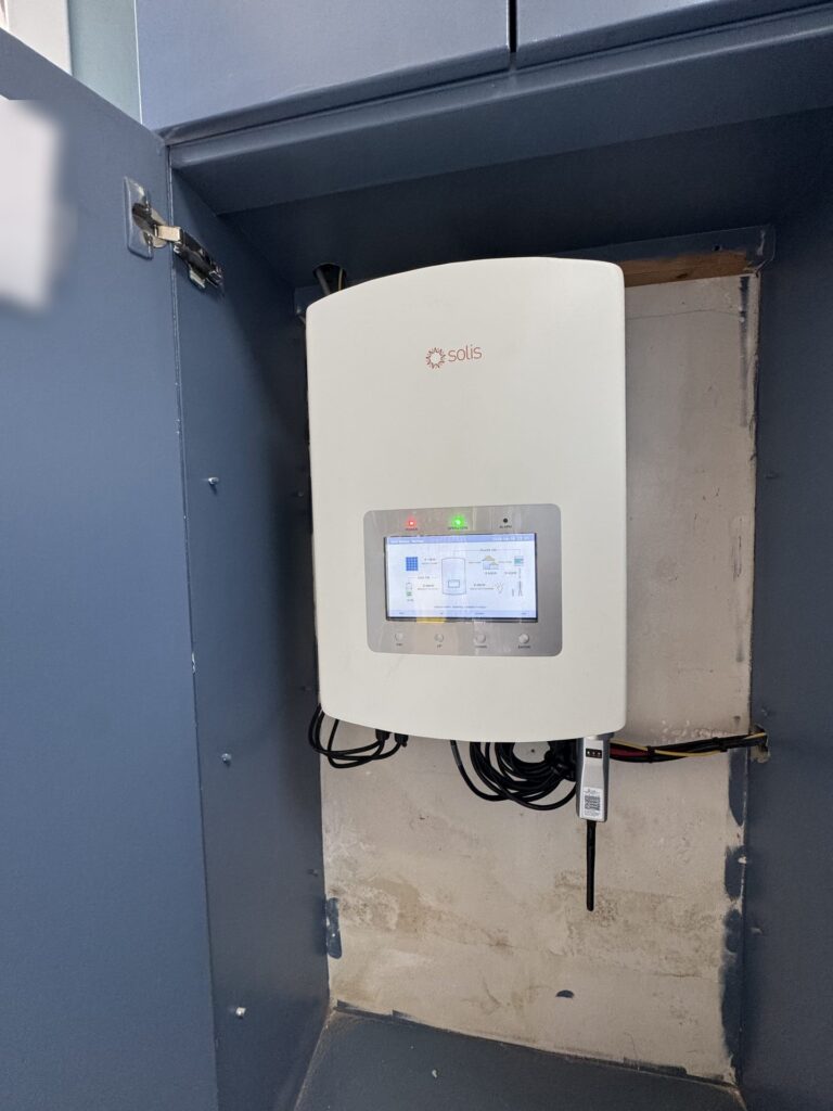 Nieuwe omvormer en thuisbatterij van 15,36 kWh in Rotselaar