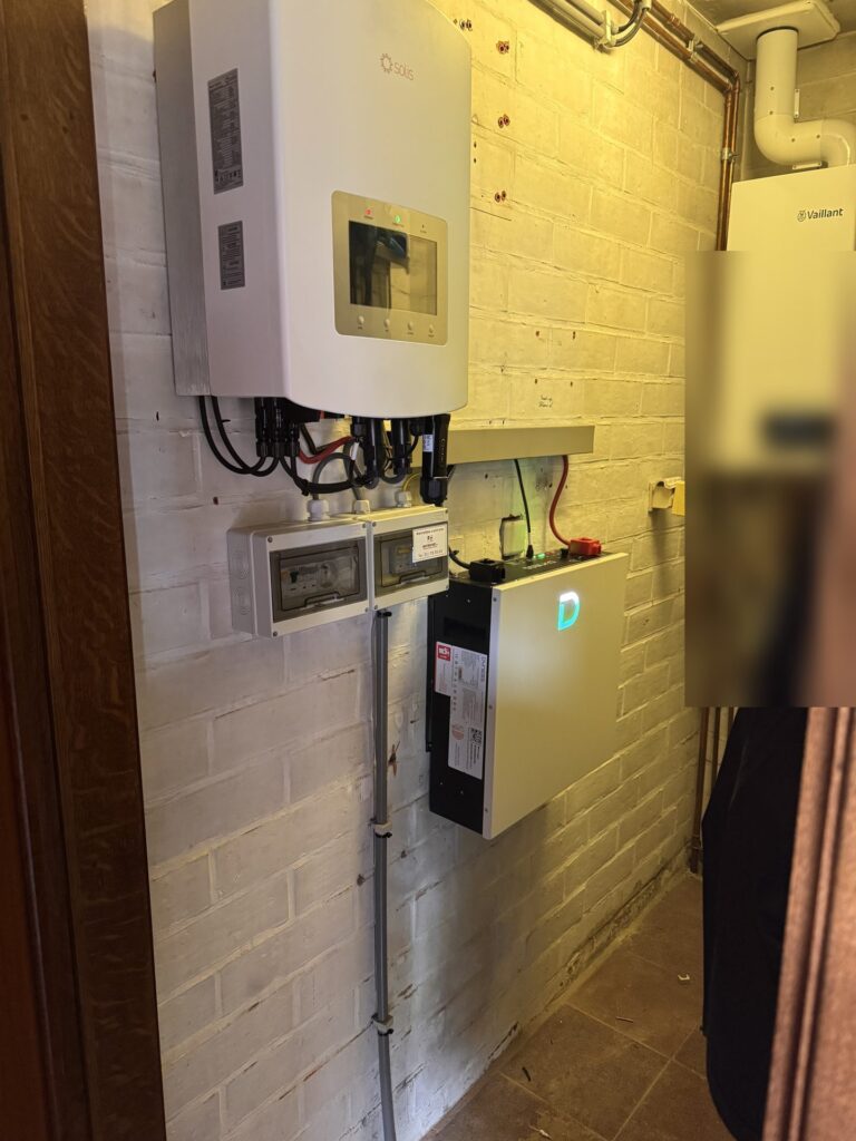 Thuisbatterij van 5,12 kWh met Solis-omvormer in Sint-Katelijne-Waver – foto 2