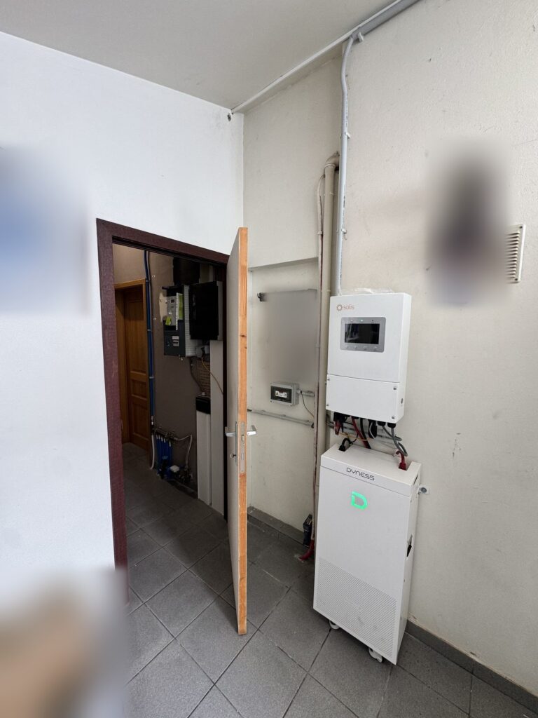 Thuisbatterij en nieuwe omvormer in Sint-Lievens-Houtem – foto 2