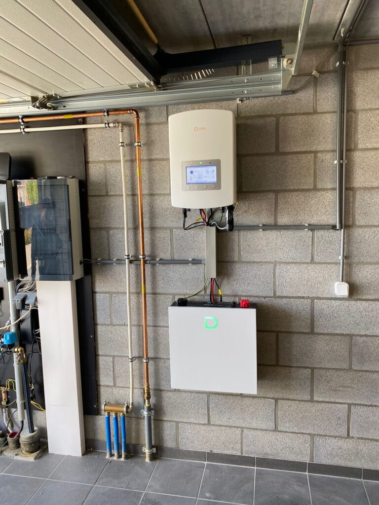 Thuisbatterij van 5,1 kWh bij zonnepanelen van 3,2 kWp in Tongeren-Borgloon
