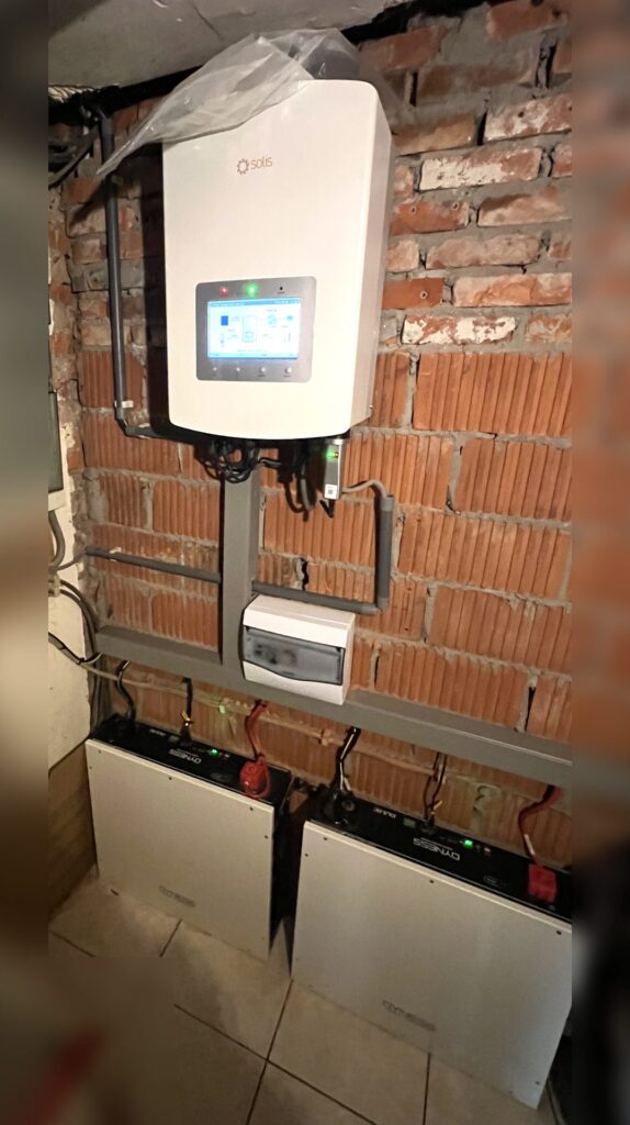 Nieuwe omvormer en thuisbatterij van 10,24 kWh in Turnhout
