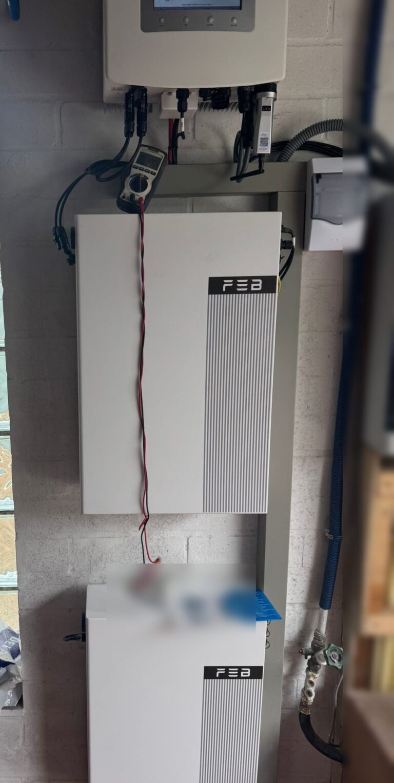 Nieuwe omvormer en thuisbatterij van 10,24 kWh in Wevelgem