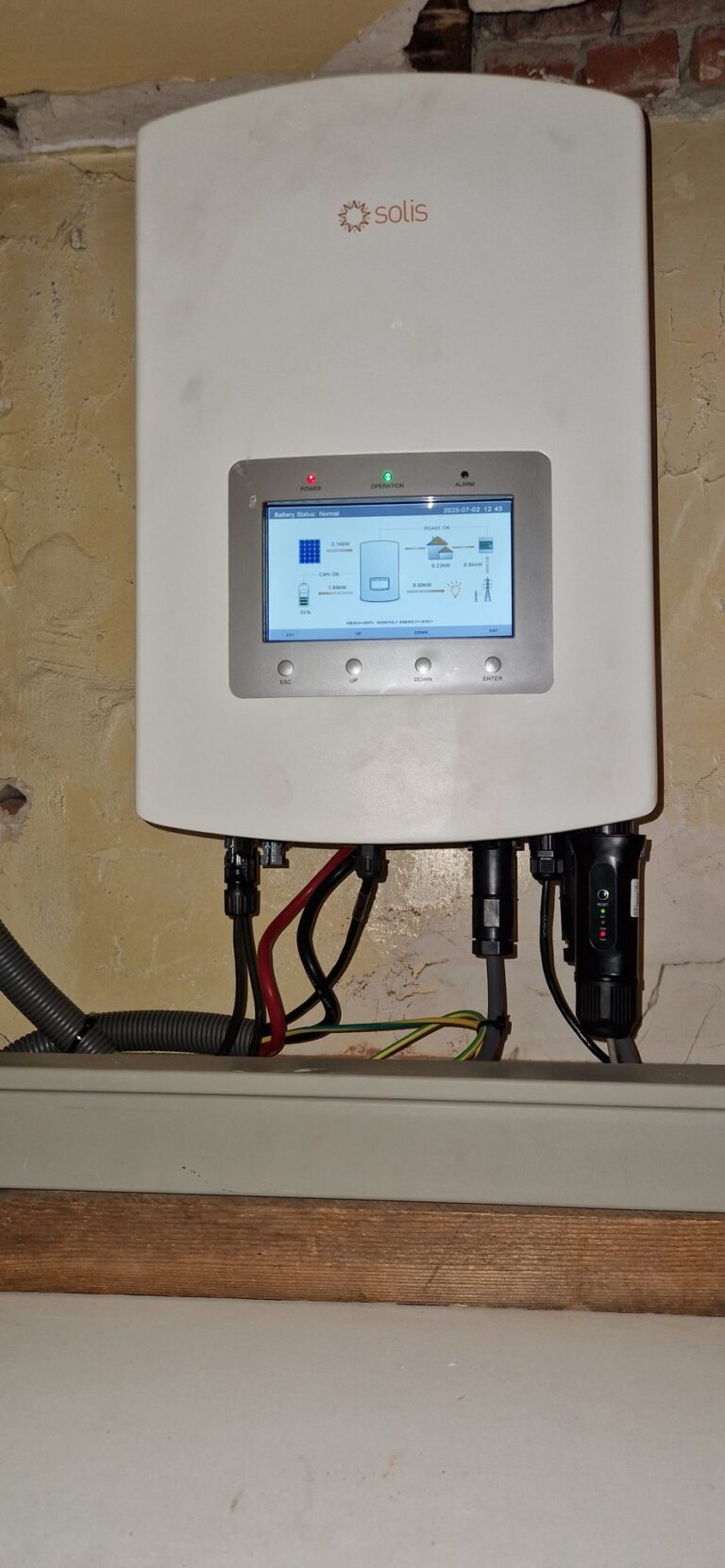 Nieuwe omvormer en thuisbatterij van 10,24 kWh in Zoersel