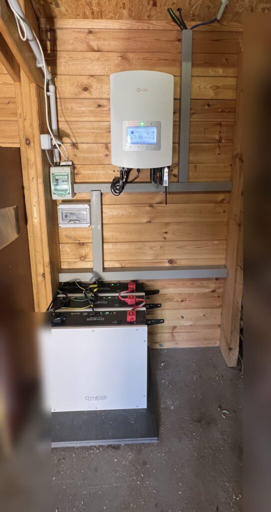 Nieuwe omvormer en thuisbatterij van 15,36 kWh in Zoersel