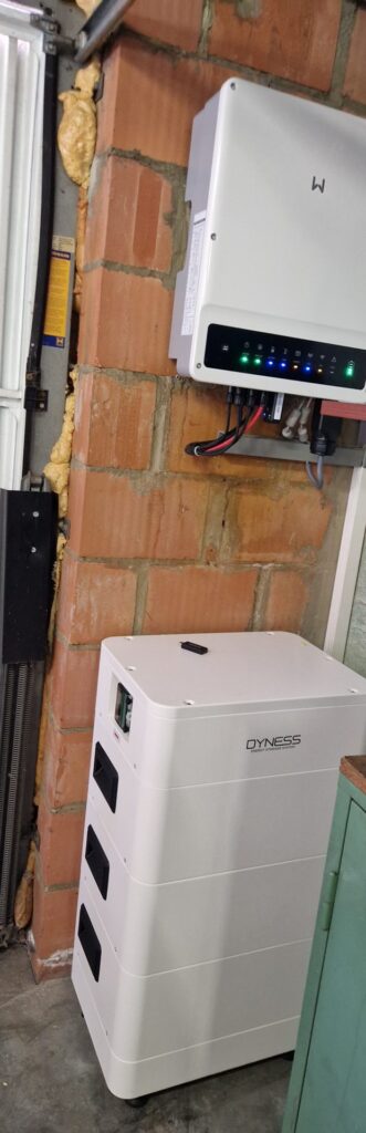 Nieuwe hybride omvormer en thuisbatterij van 10,66 kWh in Zonhoven
