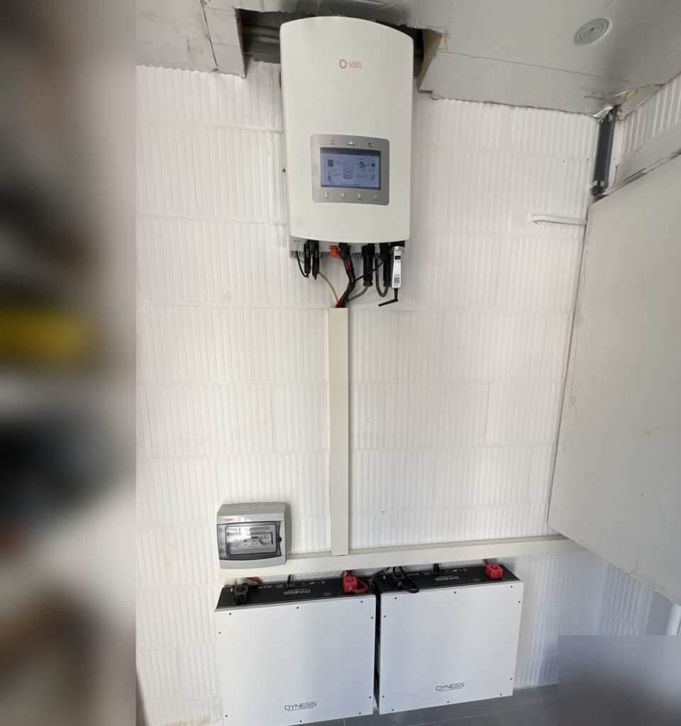 Nieuwe omvormer, thuisbatterij en laadpaal in Zutendaal