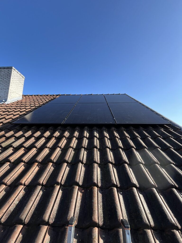 6 zonnepanelen en thuisbatterij in Begijnendijk