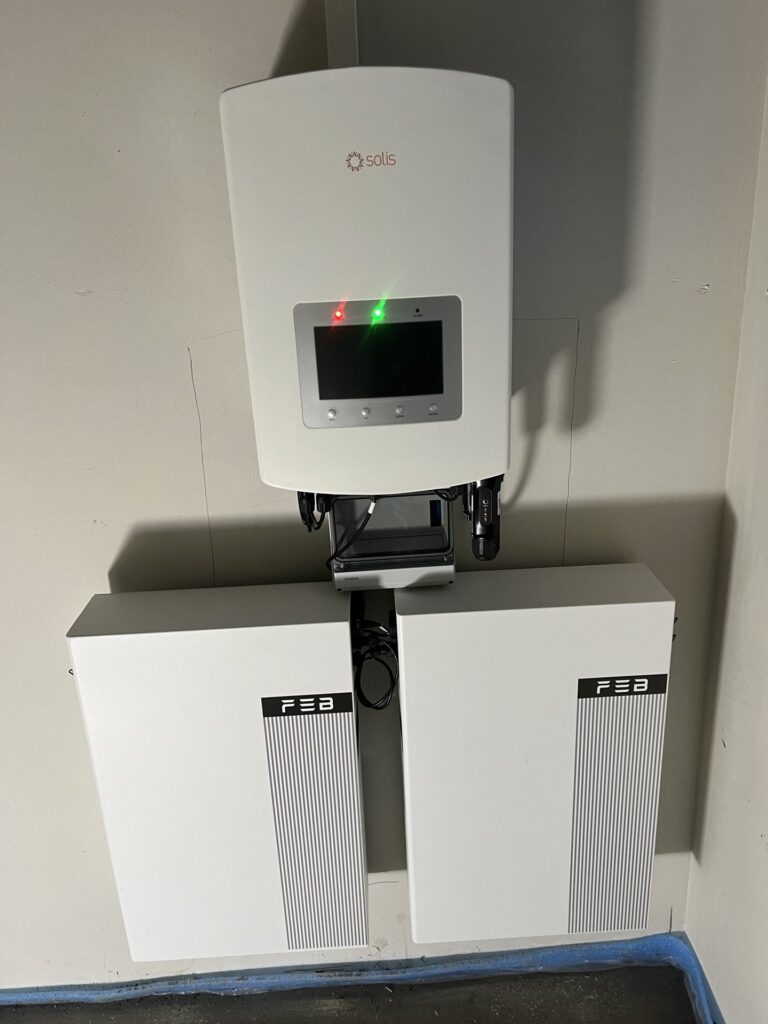 16 zonnepanelen en thuisbatterij van 10,24 kWh in Dilsen-Stokkem