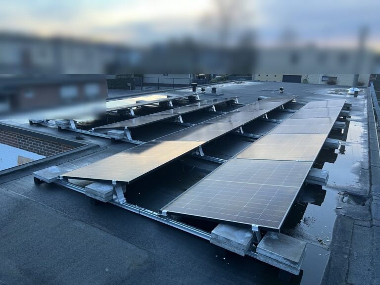 16 zonnepanelen en thuisbatterij van 10,24 kWh in Dilsen-Stokkem – foto 2