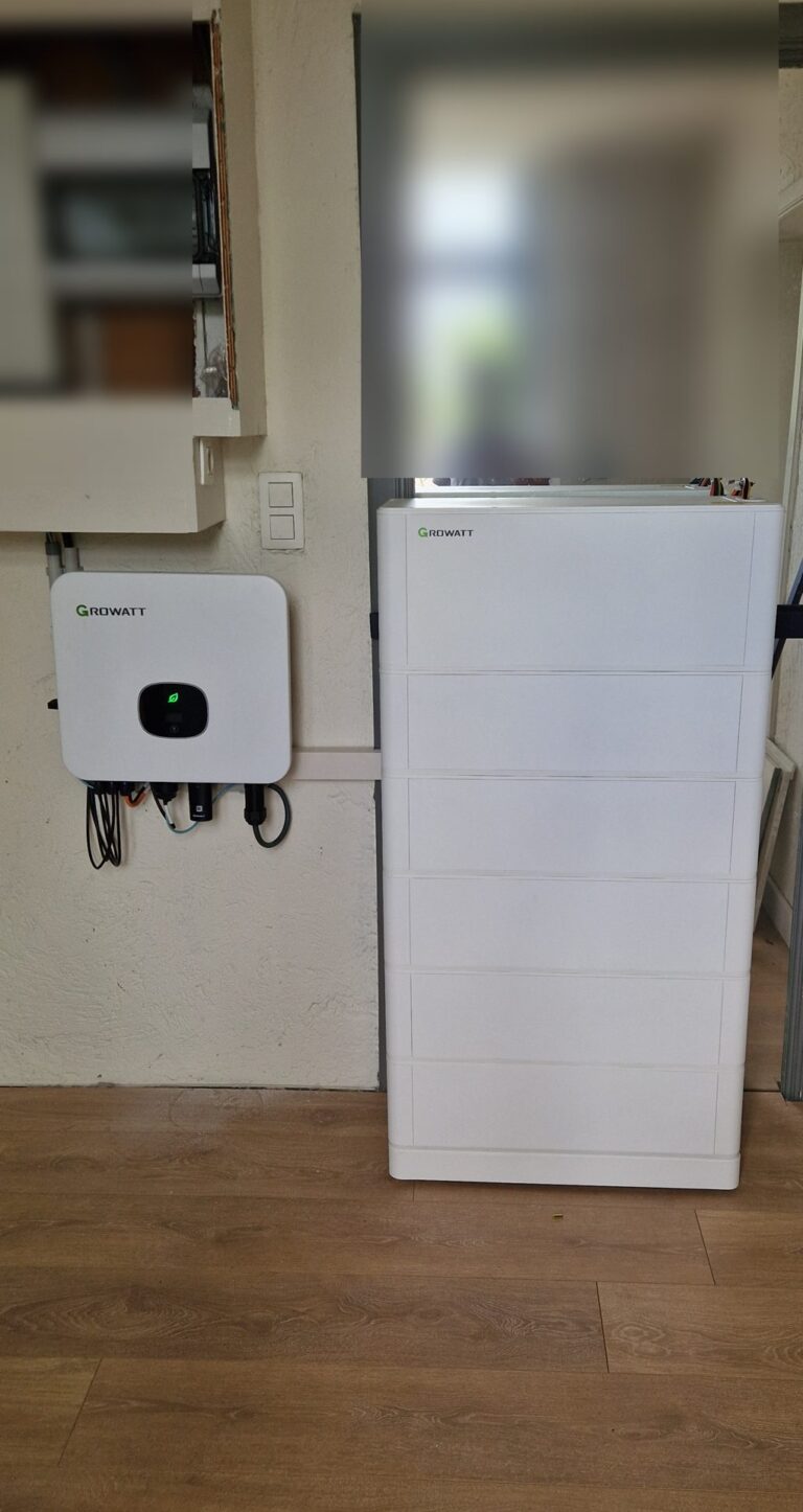 16 zonnepanelen en Growatt-thuisbatterij van 12,8 kWh in Dilsen-Stokkem – foto 2