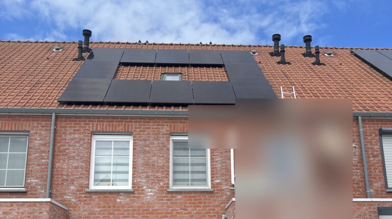 12 zonnepanelen en thuisbatterij van 5,12 kWh in Genk