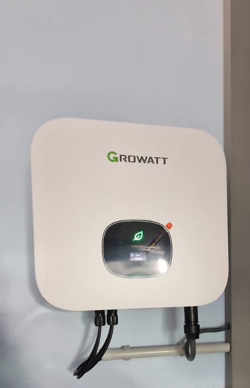 12 zonnepanelen met Growatt-omvormer in Hasselt