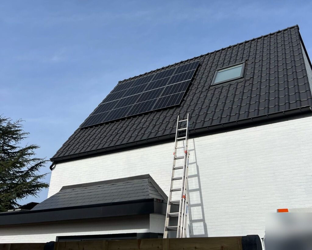 Zonnepanelen en thuisbatterij van 10,24 kWh in Herentals