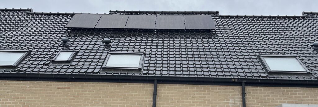 10 zonnepanelen en thuisbatterij van 5,12 kWh in Kinrooi