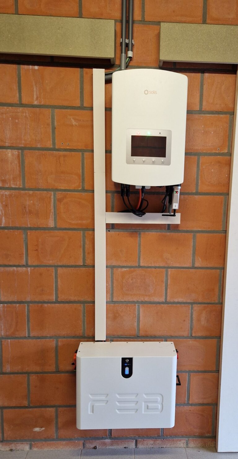 10 zonnepanelen en thuisbatterij van 5,12 kWh in Kinrooi – foto 2