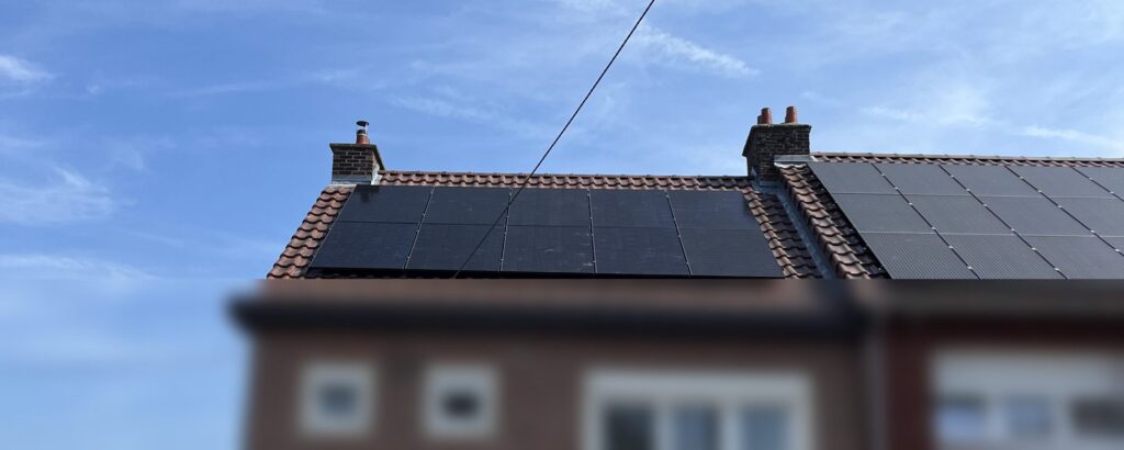 10 zonnepanelen met Solis-omvormer in Landen