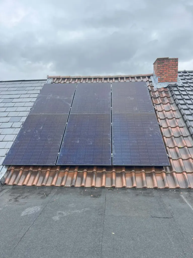 Compacte Zonnepaneelinstallatie in Lier: