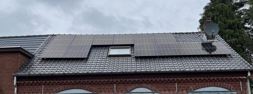 12 zonnepanelen met Growatt-omvormer in Lommel
