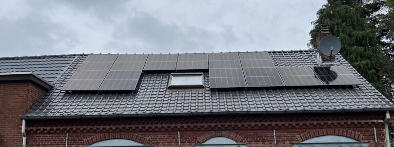 12 zonnepanelen met Growatt-omvormer in Lommel