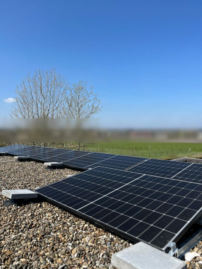 12 zonnepanelen van 5,4 kWp in Lommel