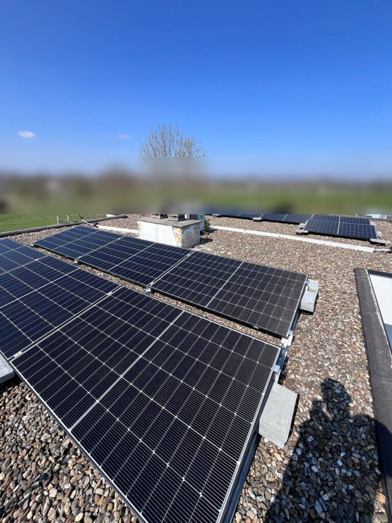 12 zonnepanelen van 5,4 kWp in Lommel – foto 2