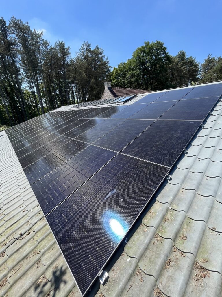 48 zonnepanelen en thuisbatterij van 20,48 kWh in Lummen
