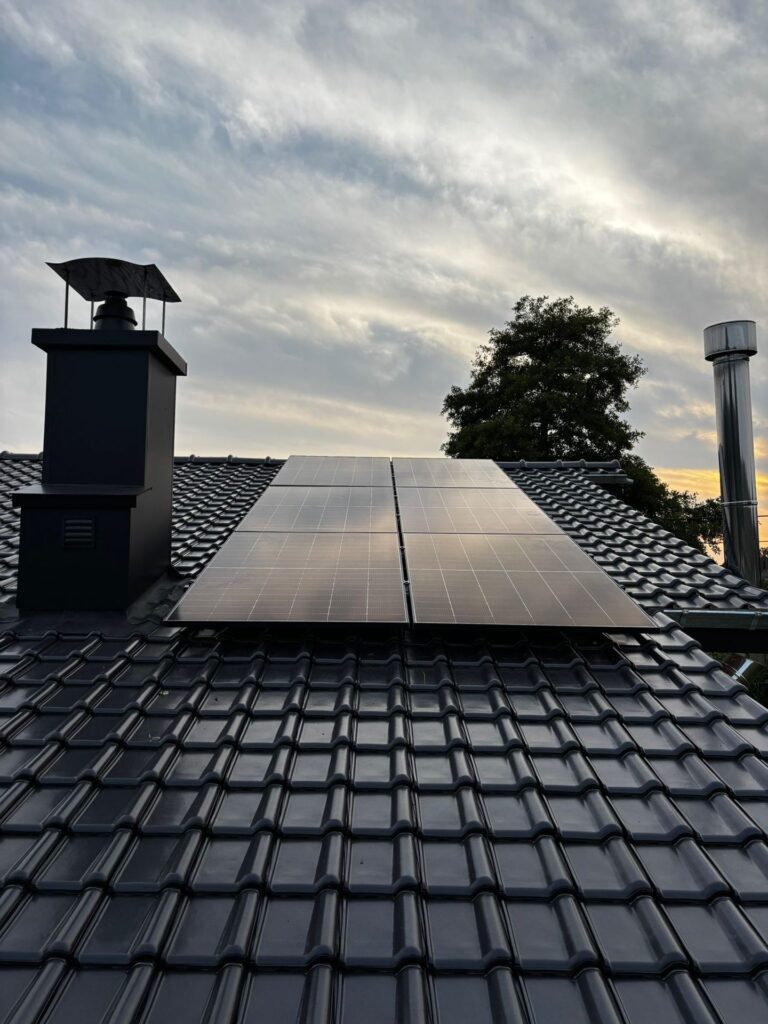 Zonnepanelen met thuisbatterij van 10 kWh in Maaseik