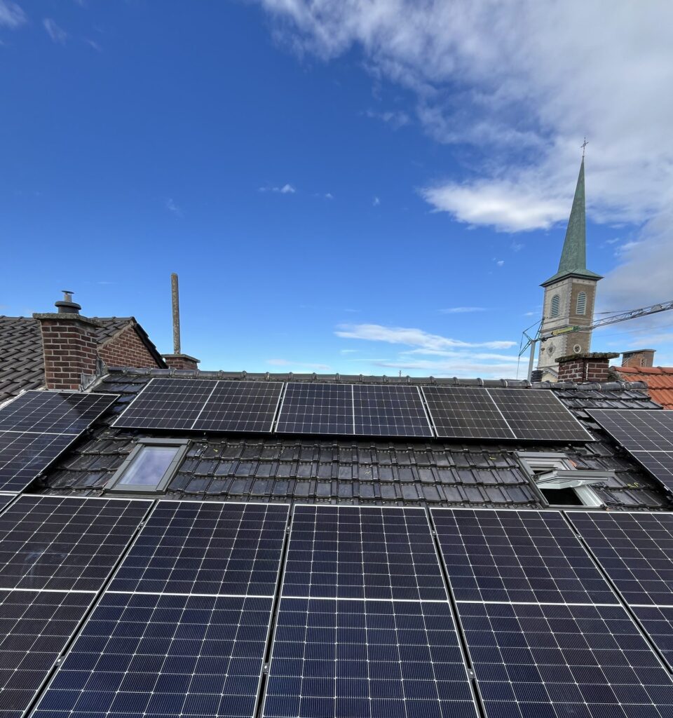 12 zonnepanelen in Maaseik