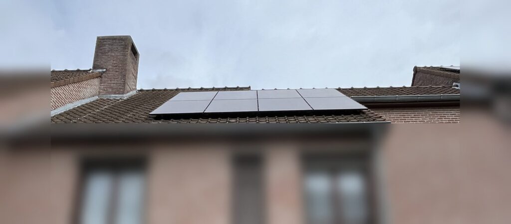 8 zonnepanelen en thuisbatterij in Maaseik