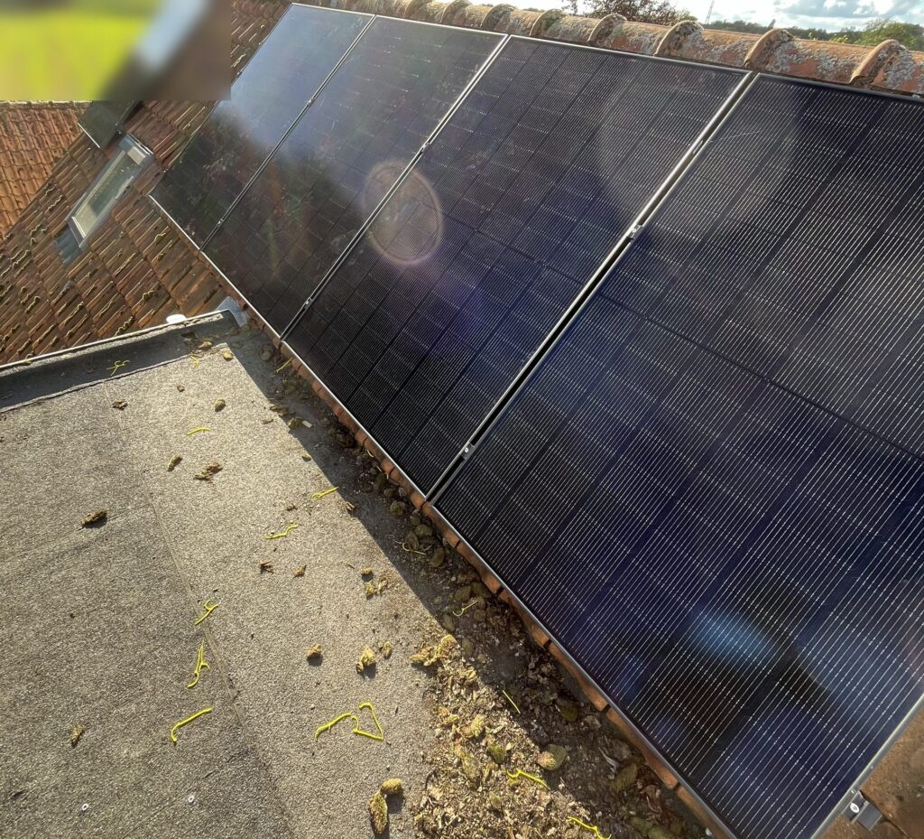13 zonnepanelen met Solis-omvormer in Maaseik
