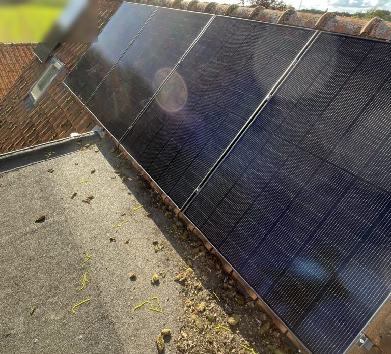 13 zonnepanelen met Solis-omvormer in Maaseik