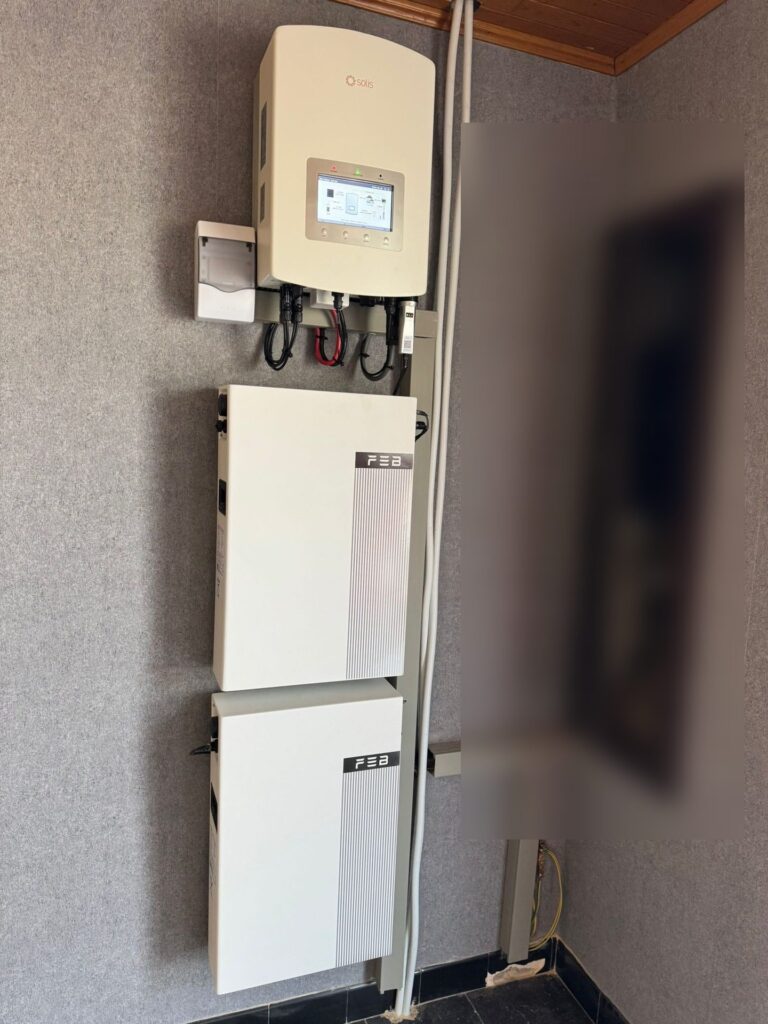 Zonnepanelen van 4,5 kWp met thuisbatterij van 10,24 kWh in Neeroeteren – foto 2