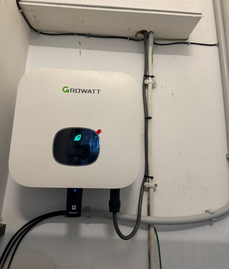 Zonnepanelen met thuisbatterij van 10 kWh in Maaseik – foto 2