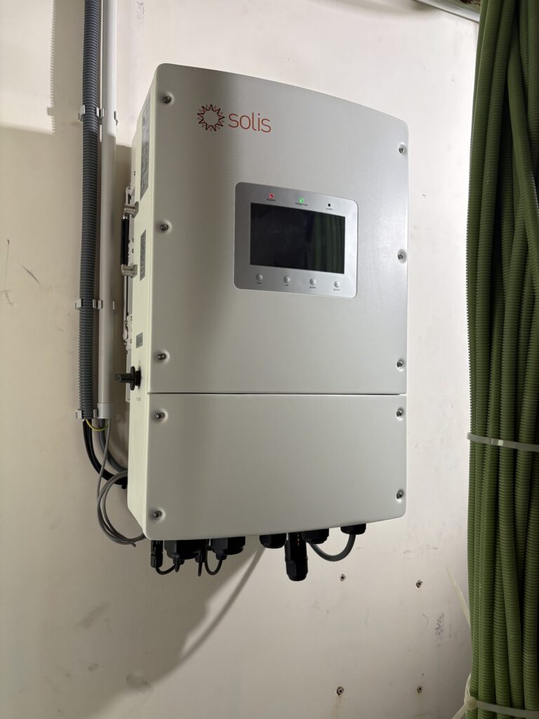 14 zonnepanelen van 7 kWp in Maaseik – foto 2