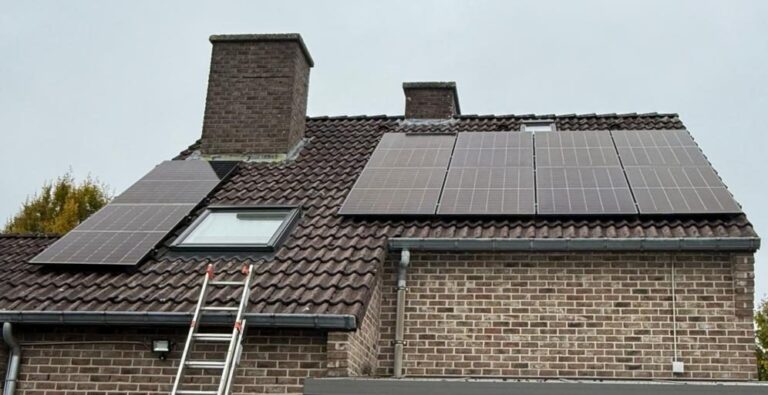 Zonnepanelen van 4,5 kWp en laadpaal in Oudsbergen