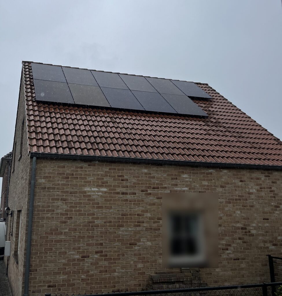 11 zonnepanelen en thuisbatterij in Pelt