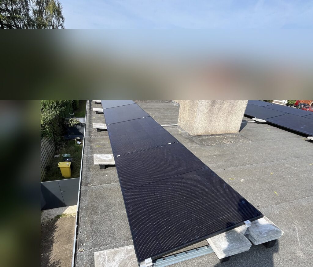 13 zonnepanelen op plat dak in Scherpenheuvel-Zichem