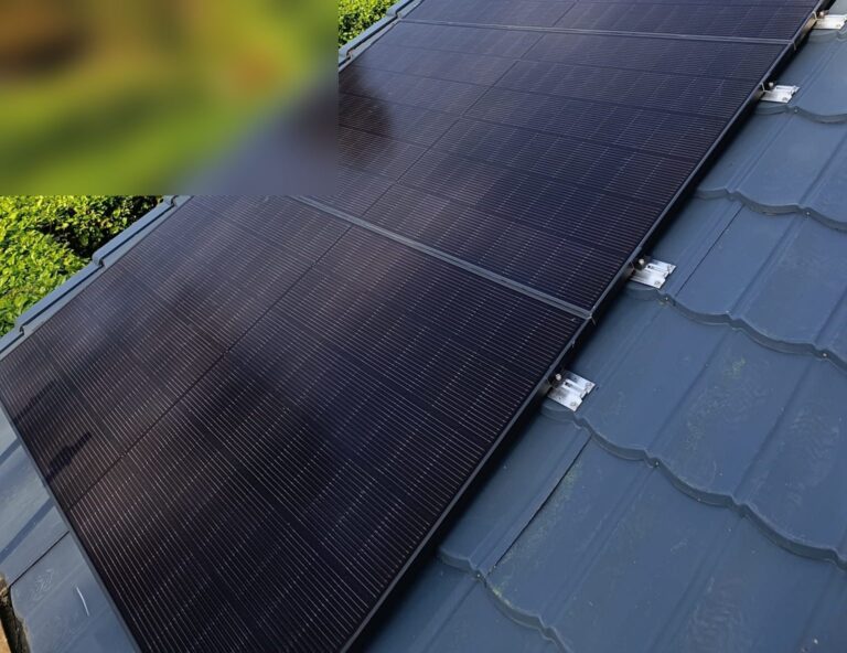 12 zonnepanelen en thuisbatterij van 10,24 kWh in Schoten